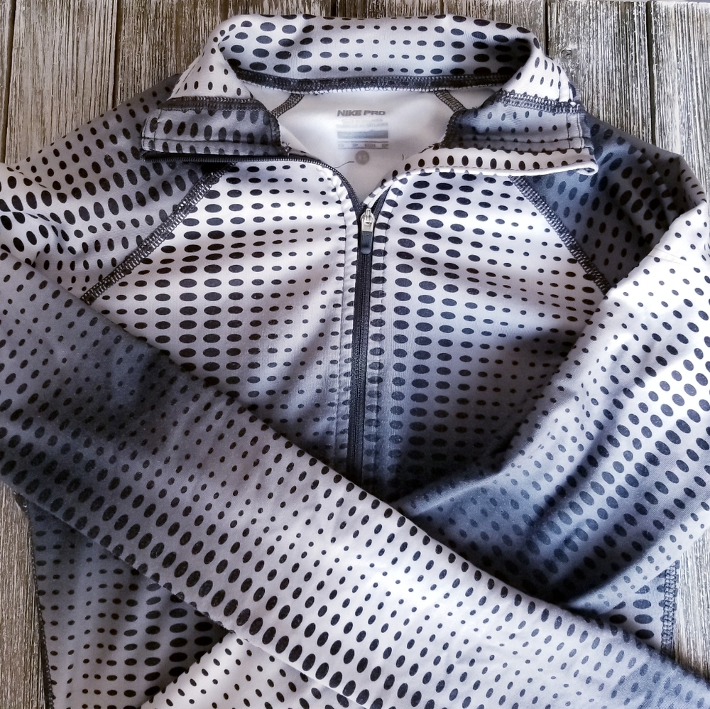 NIKE PRO Dri-Fit 1/2 Zip Pull Over Warm Sweater